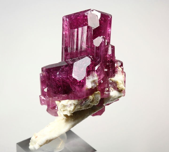 gem TOURMALINE var. ELBAITE bi-terminated