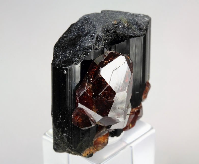 gem GARNET var. SPESSARTINE, TOURMALINE var. SCHORL