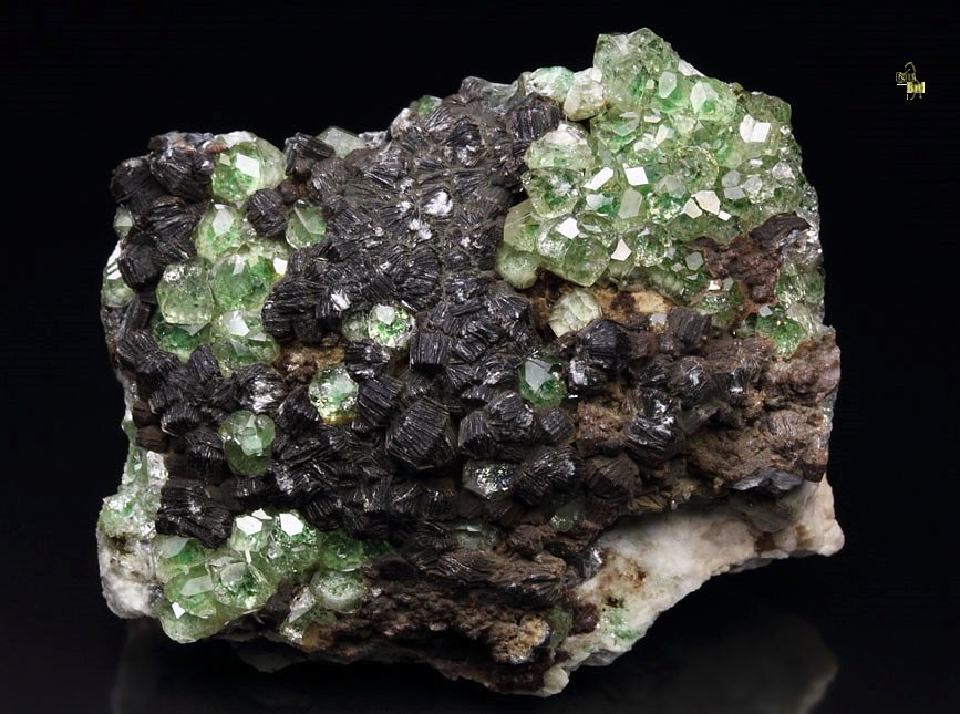 gem GARNET var. GROSSULAR with GREEN CHROMIAN PHANTOMS, CLINOCHLORE