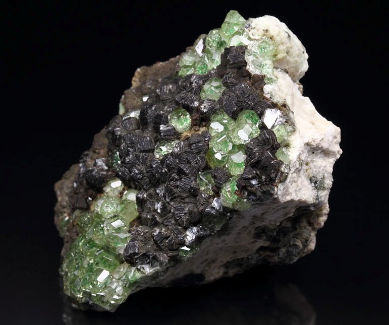 gem GARNET var. GROSSULAR with GREEN CHROMIAN PHANTOMS, CLINOCHLORE