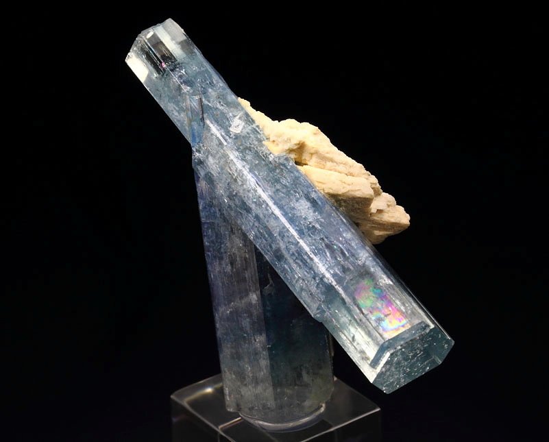 gem BERYL var. AQUAMARINE bi-terminated, TOURMALINE var. SCHORL, FELDSPAR