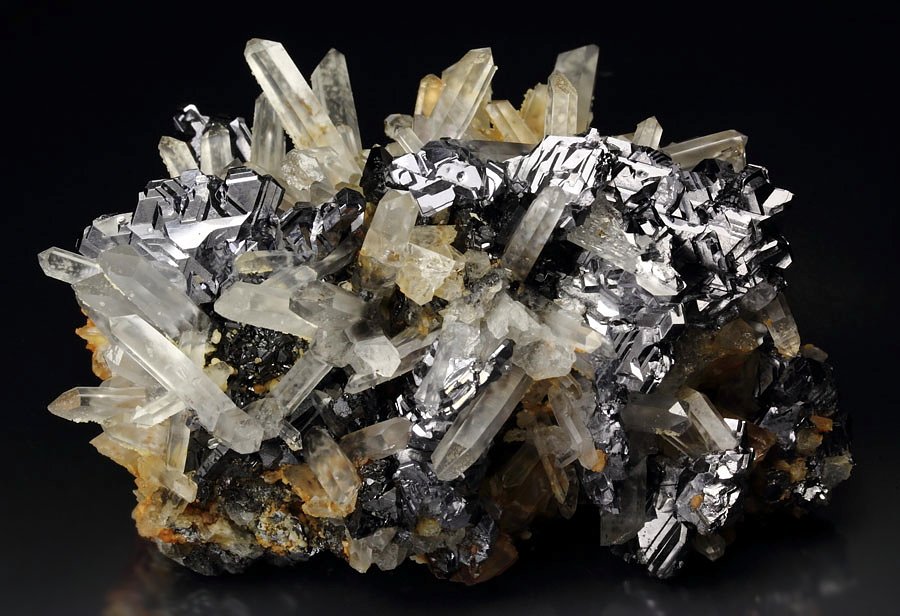 GALENA - SPINEL LAW TWIN, QUARTZ, CALCITE, SPHALERITE