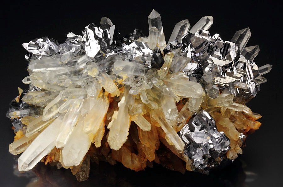 GALENA - SPINEL LAW TWIN, QUARTZ, CALCITE, SPHALERITE