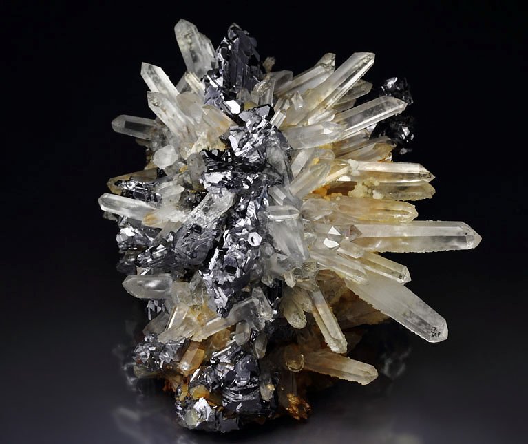 GALENA - SPINEL LAW TWIN, QUARTZ, CALCITE, SPHALERITE