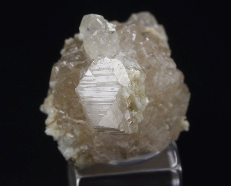 iso-oriented gem GARNET var. GROSSULAR