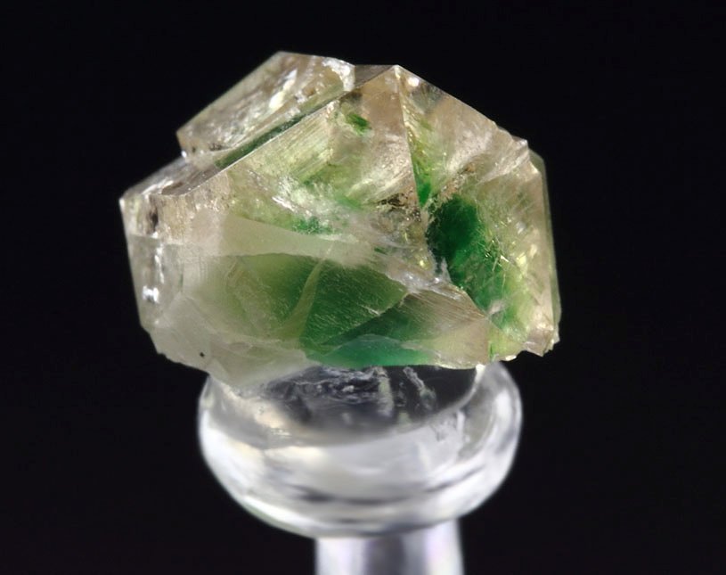 gem GARNET var. GROSSULAR with GREEN CHROMIAN PHANTOM