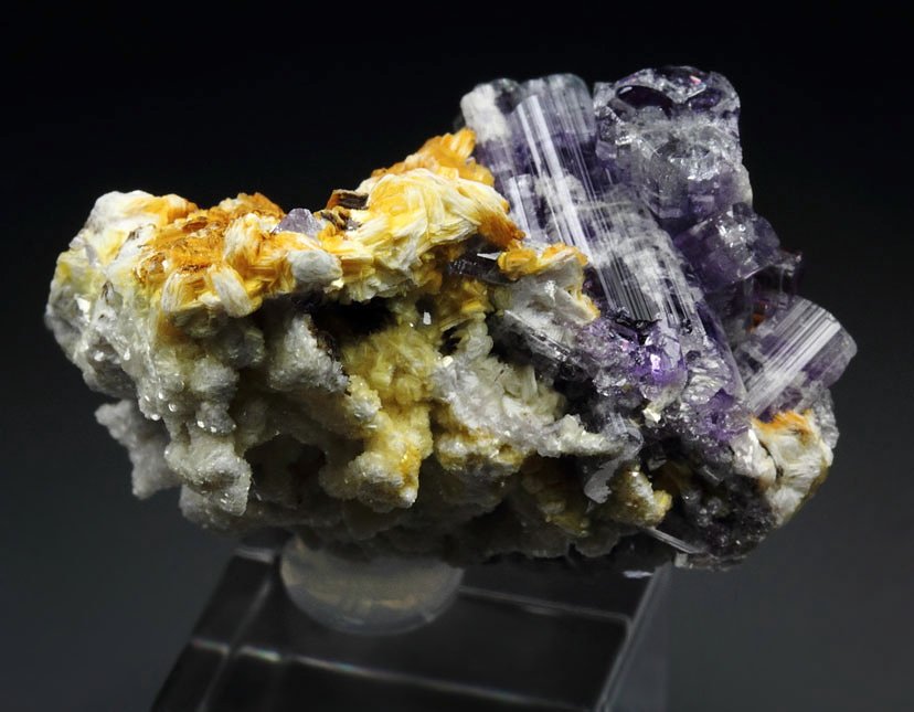 gem FLUORAPATITE, ALBITE