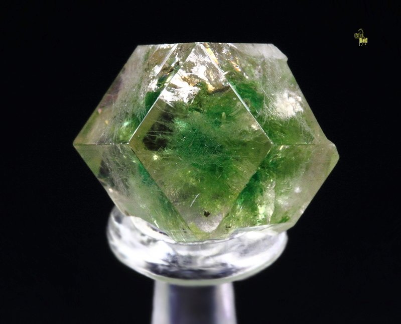 gem GARNET var. GROSSULAR with GREEN CHROMIAN PHANTOM