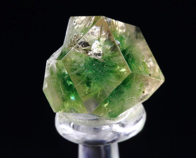 gem GARNET var. GROSSULAR with GREEN CHROMIAN PHANTOM