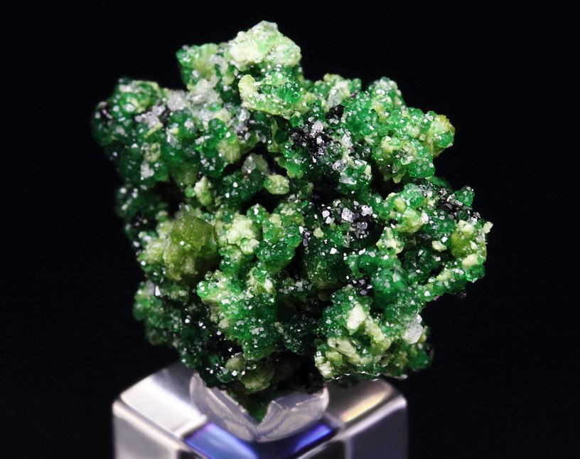 gem GARNET var. GROSSULAR var. CHROMIAN, DIOPSIDE, CHROMITE