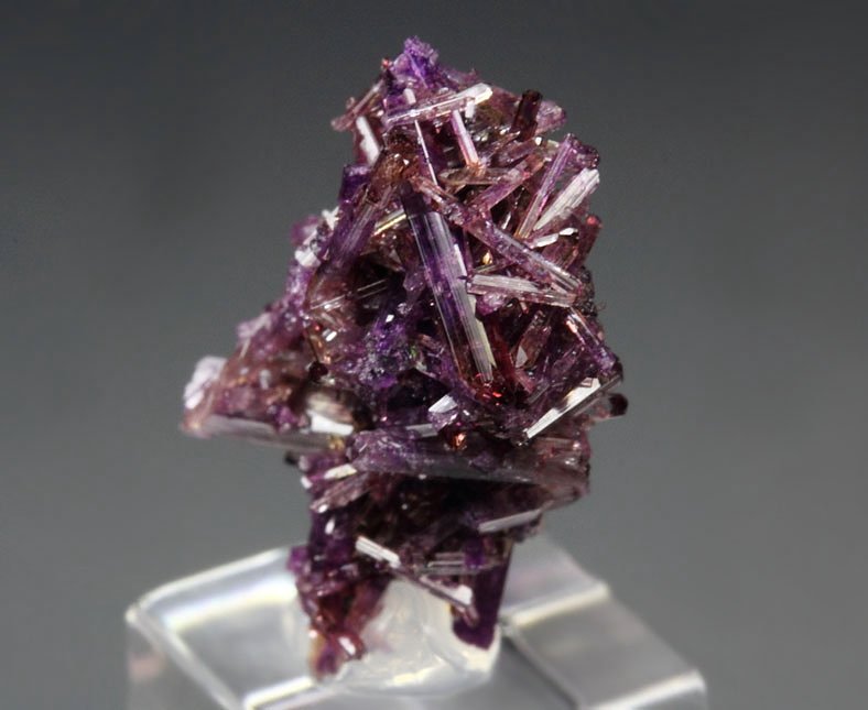 gem bi-terminated VESUVIANITE var. MANGANOAN