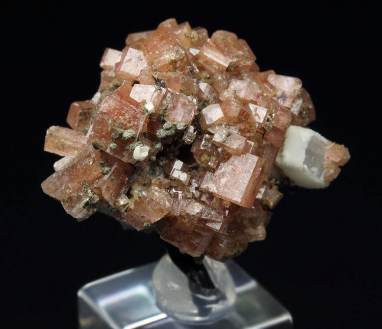 gemmy SERANDITE, CATAPLEIITE pseudomorph after SODALITE, AEGIRINE, ALBITE