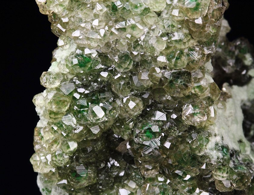 gem GARNET var. GROSSULAR with GREEN CHROMIAN PHANTOMS