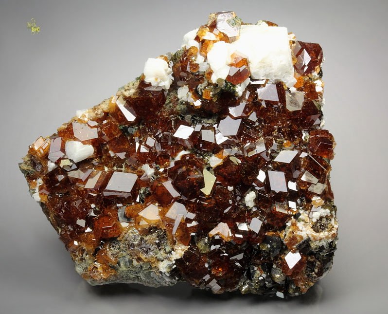 gem GARNET var. SPESSARTINE, VESUVIANITE, ALBITE