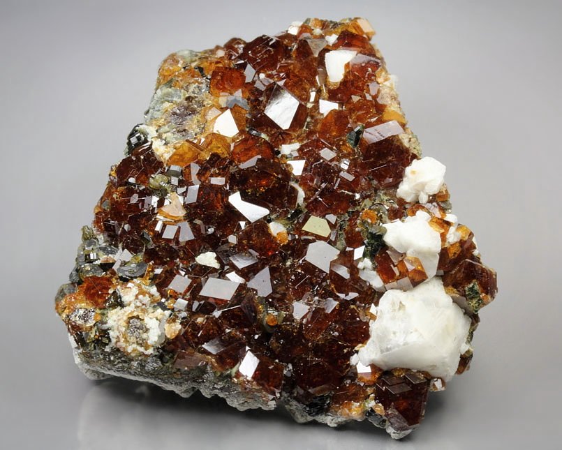 gem GARNET var. SPESSARTINE, VESUVIANITE, ALBITE