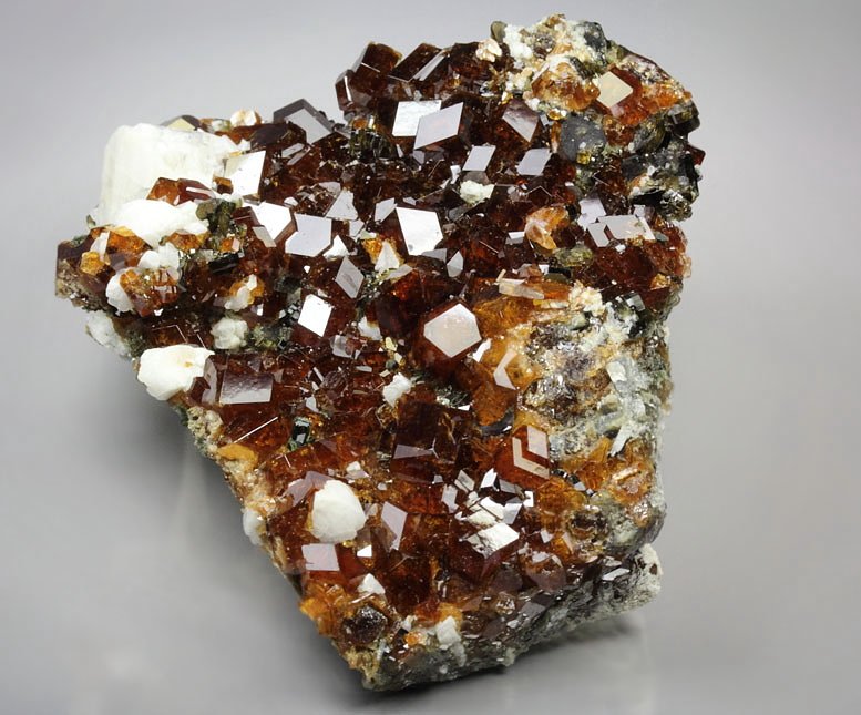 gem GARNET var. SPESSARTINE, VESUVIANITE, ALBITE