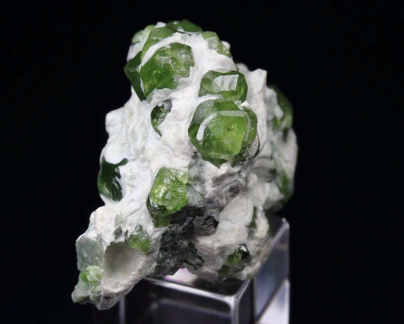 gem GARNET var. ANDRADITE var. DEMANTOID