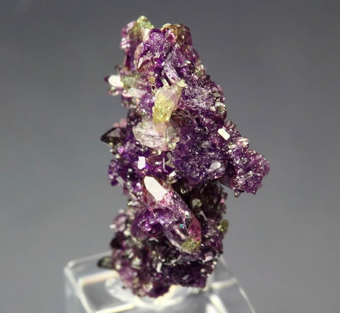 gem VESUVIANITE var. MANGANOAN 