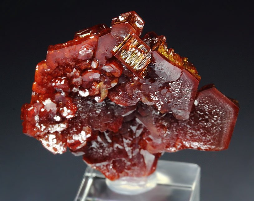 gemmy skeletal VANADINITE