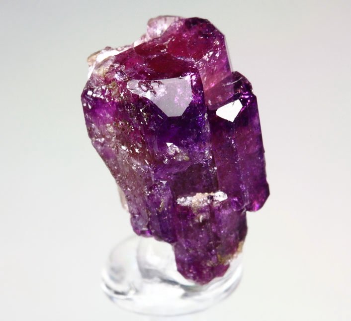 gem VESUVIANITE var. MANGANOAN