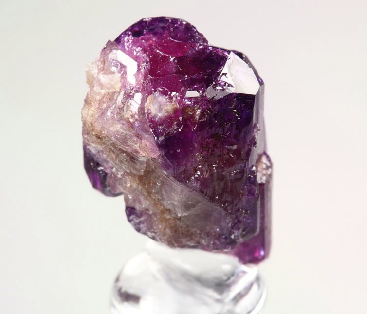 gem VESUVIANITE var. MANGANOAN