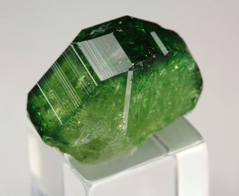 gem TOURMALINE var. CHROME TOURMALINE