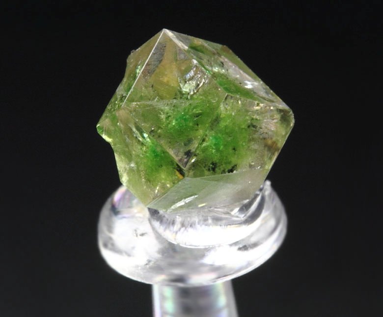 gem GARNET var. GROSSULAR with GREEN CHROMIAN PHANTOM