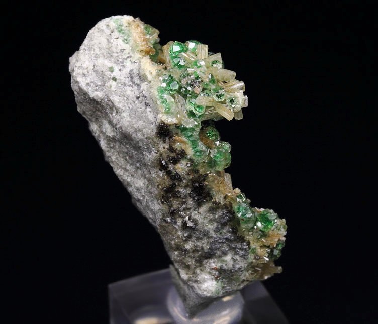 gem GARNET var. GROSSULAR var. CHROMIAN, CHROMITE, DIOPSIDE