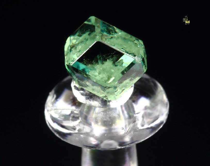 gem GARNET var. ANDRADITE var. DEMANTOID