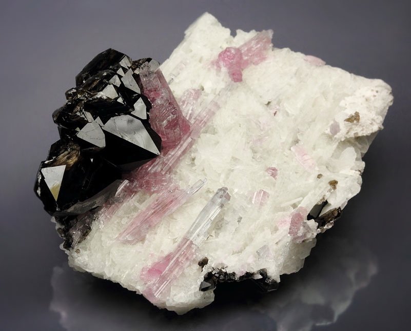 gem TOURMALINE var. ELBAITE, QUARTZ var. SMOKY, ALBITE