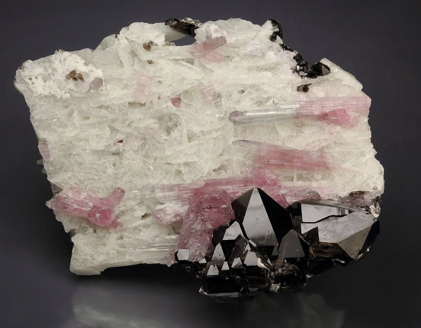 gem TOURMALINE var. ELBAITE, QUARTZ var. SMOKY, ALBITE