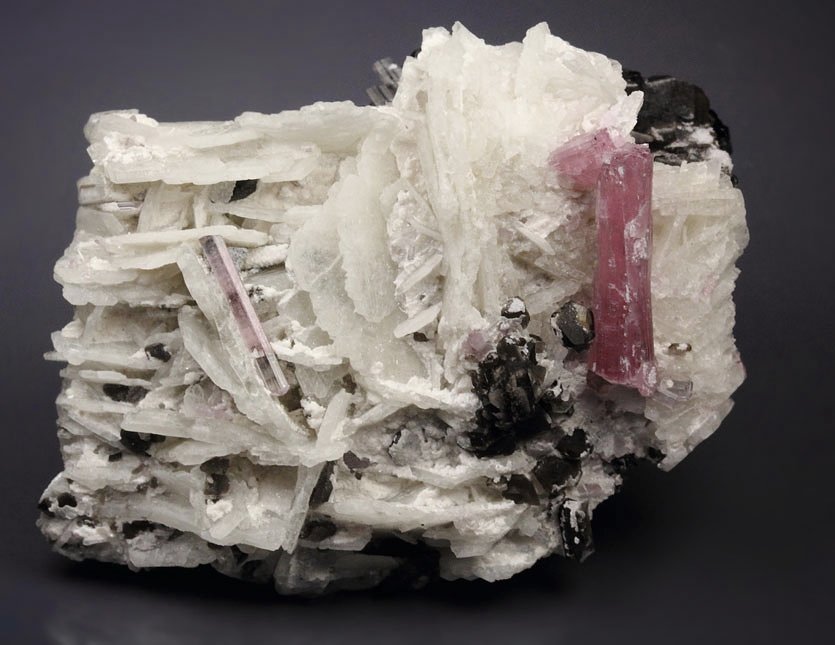 gem TOURMALINE var. ELBAITE, QUARTZ var. SMOKY, ALBITE