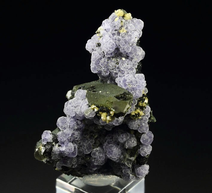 FLUORITE, QUARTZ, CLINOCHLORE, SIDERITE