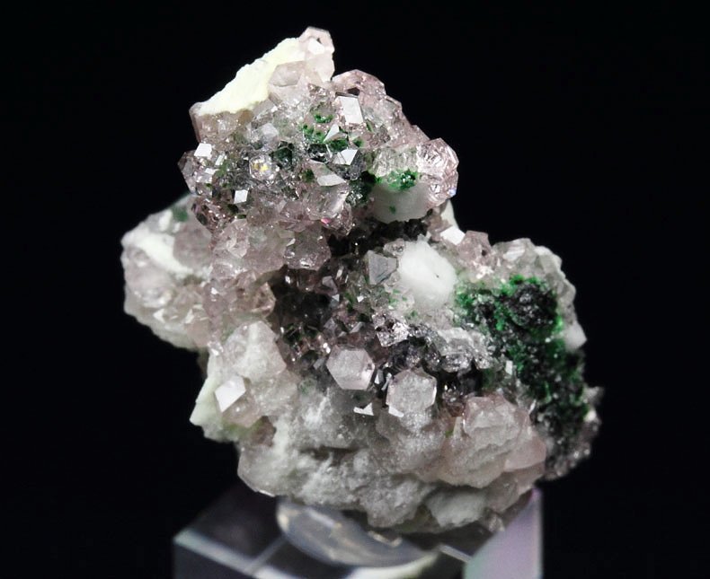 gem pink GARNET var. GROSSULAR with GREEN CHROMIAN PHANTOMS