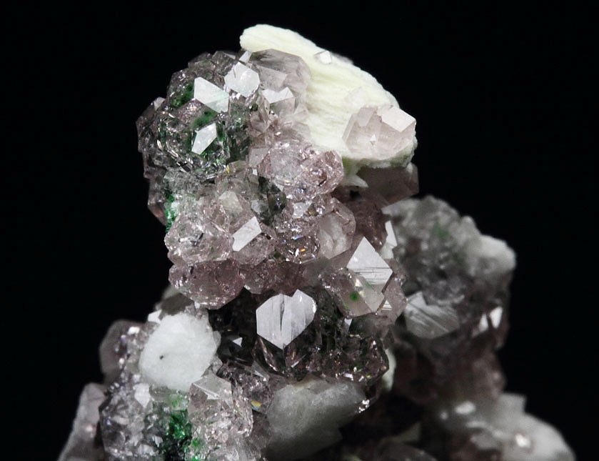 gem pink GARNET var. GROSSULAR with GREEN CHROMIAN PHANTOMS