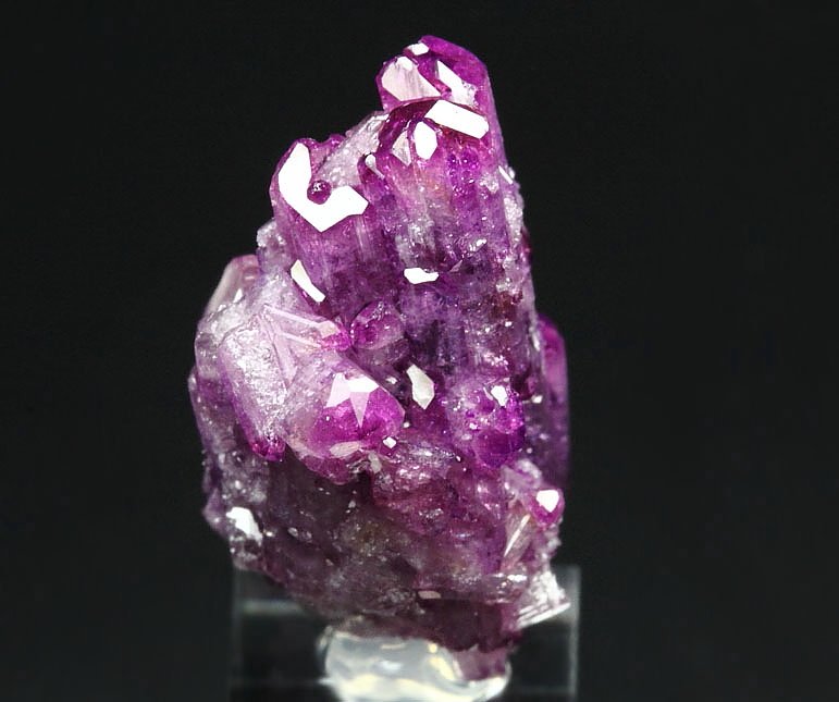 gem VESUVIANITE var. MANGANOAN