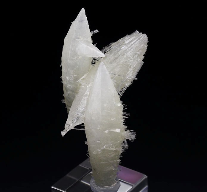 bi-terminated CALCITE, SCOLECITE