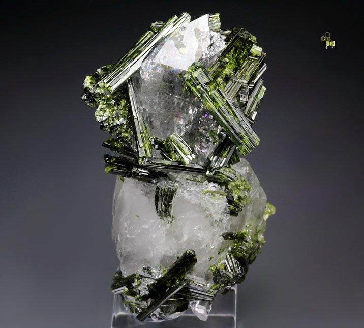 new find - EPIDOTE, QUARTZ