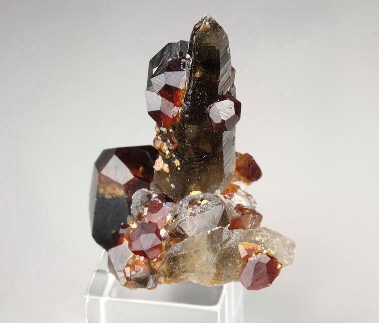 gem GARNET var. SPESSARTINE, QUARTZ var. SMOKY