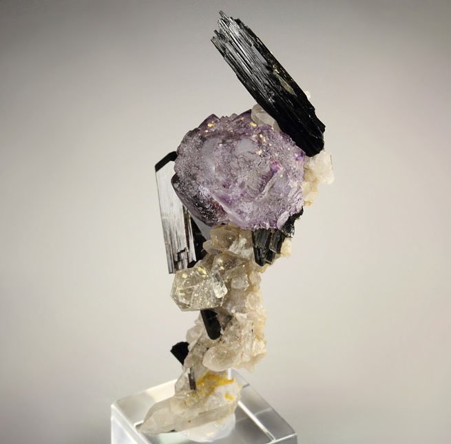 FLUORITE, QUARTZ, TOURMALINE var. SCHORL