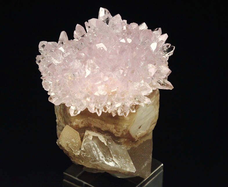 QUARTZ var. ROSE QUARTZ, QUARTZ