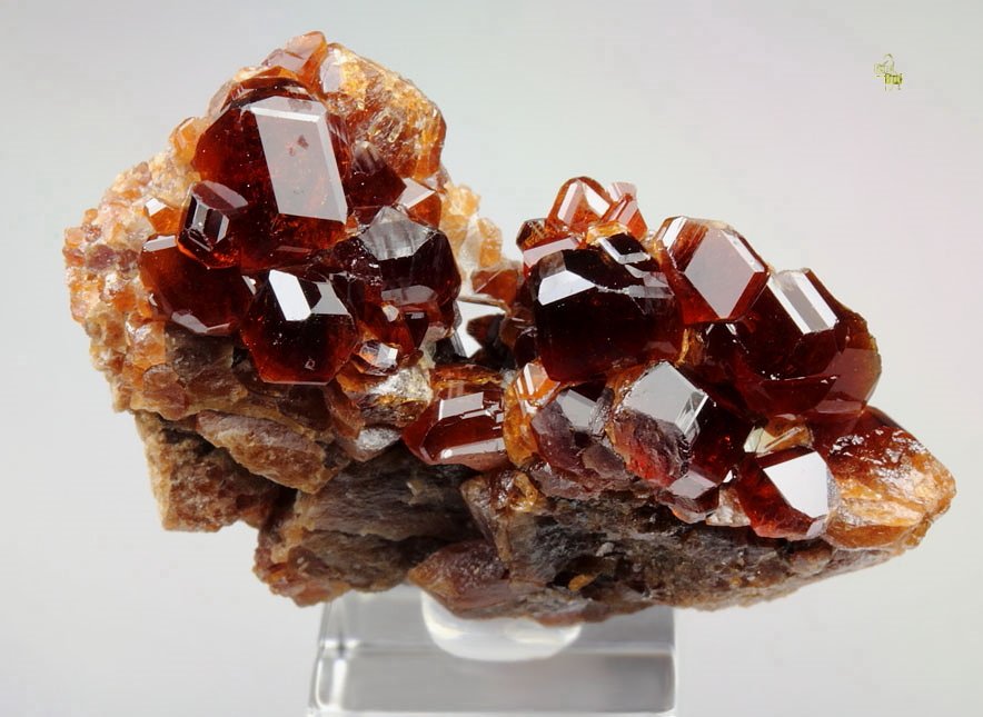 gem GARNET var. GROSSULAR