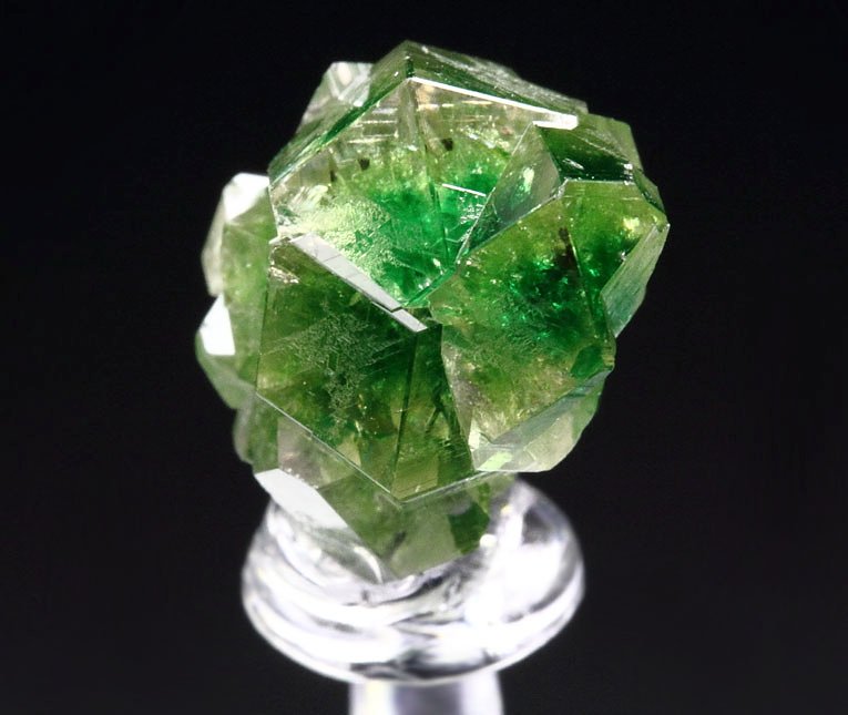 gem GARNET var. GROSSULAR with GREEN CHROMIAN PHANTOMS