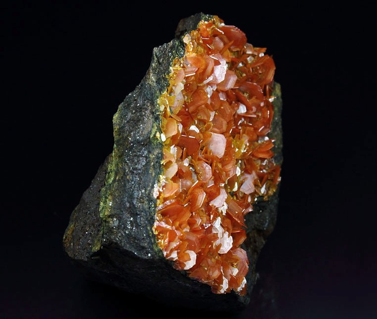 WULFENITE