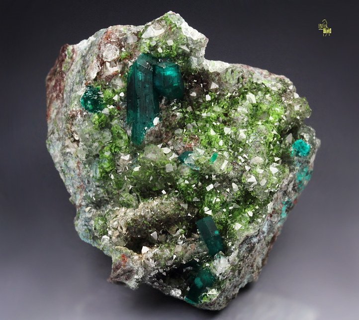 DIOPTASE, DUFTITE, QUARTZ