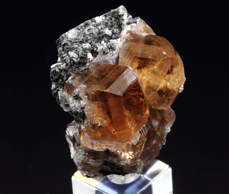 gem GARNET var. GROSSULAR