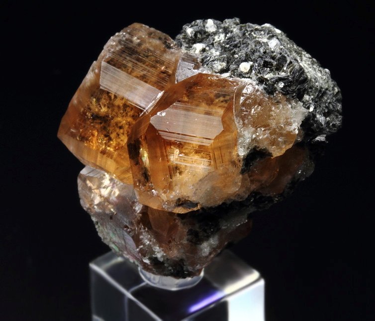 gem GARNET var. GROSSULAR