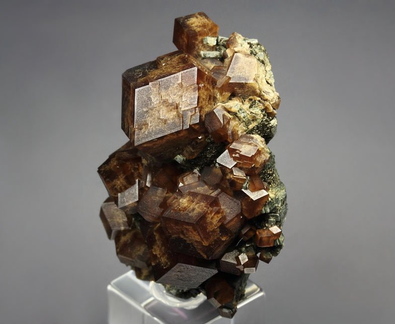 GARNET var. ANDRADITE, HEDENBERGITE