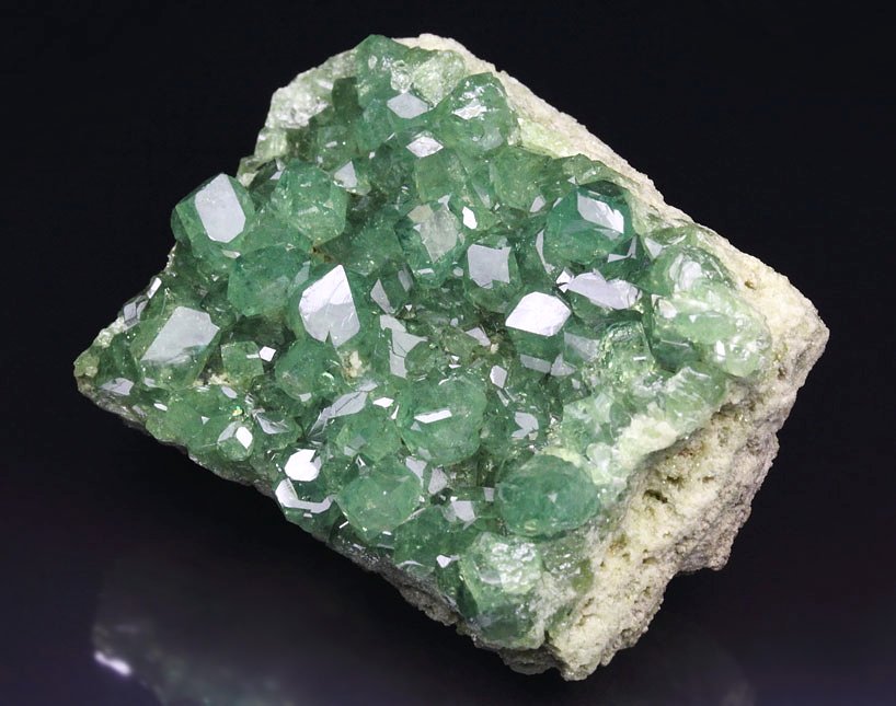 gem GARNET var. ANDRADITE var. DEMANTOID