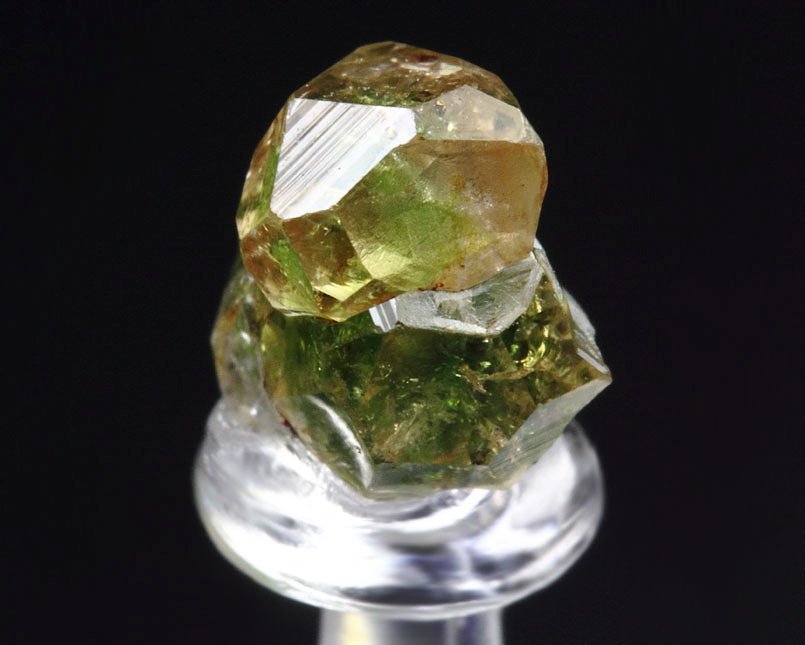 gem GARNET var. GROSSULAR with GREEN CHROMIAN PHANTOMS